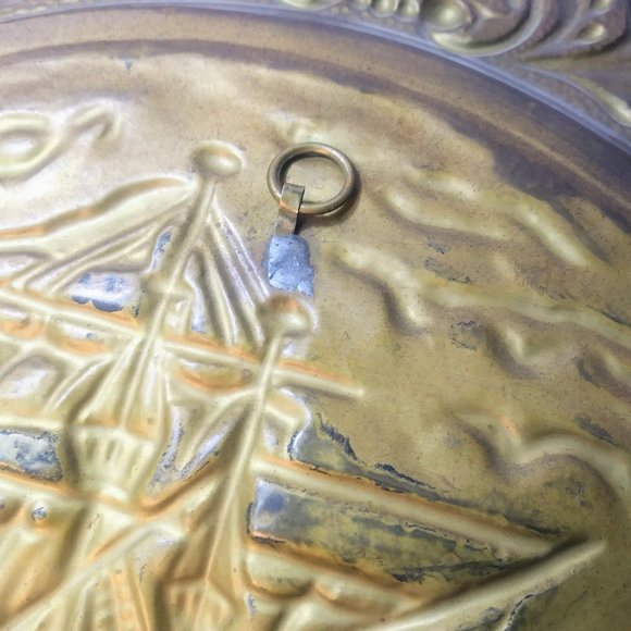 Vintage Sailing ship Pressed Metal Wall Plate, Made in England - Picture 3 of 5